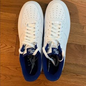 Men’s Nike Air Force 1’s white & blue size 11